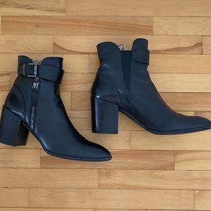 Stuart Weitzman Black Chelsea Boots | Size 8